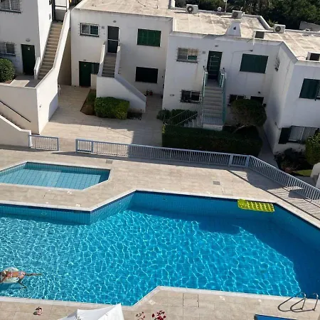 Modern Seaview Klorakas